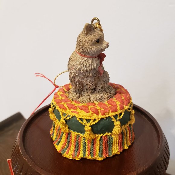 Vintage Silvestri Grey Cat Christmas Ornament Ottoman Pouf Resin 3" Tall - Read - Picture 5 of 11